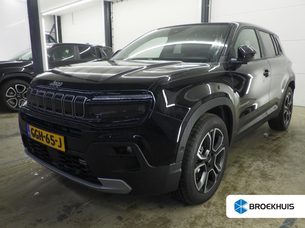 Jeep Avenger - Summit 54 kWh Navigatie | Stoelverwarming | Carplay | Nieuwprijs 44380 ! | | 11 kW lader | - AutoWereld.nl