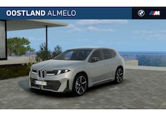 BMW iX3 - 50 xDrive M Sport / Panoramadak / Trekhaak / Sportstoelen / Parking Assistant Professional