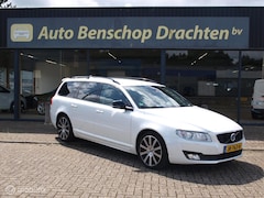 Volvo V70 - AWD 2.4 D5 215 Aut6 White parelmour Leer Xenon Pdc