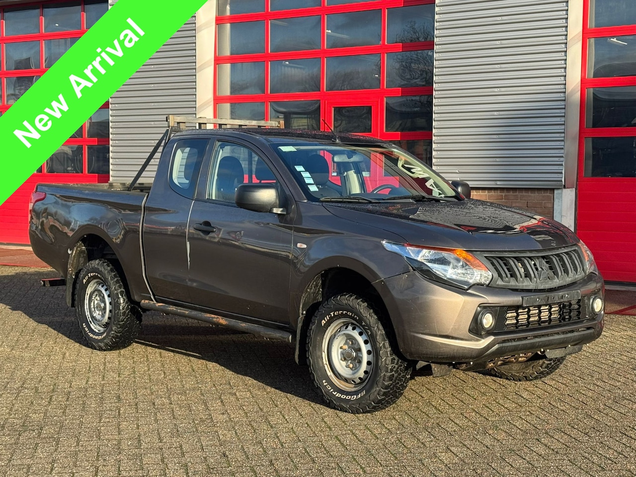 Mitsubishi L 200 - 4*4 airco - AutoWereld.nl
