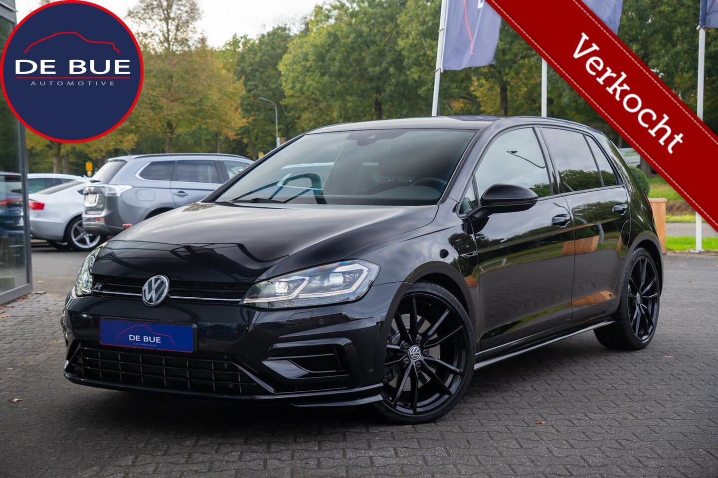 Volkswagen Golf - 7.5 2.0 TSI 4Motion R |311PK DSG 7|Alcantara|Stoelverwaming|ACC|Pretoria 19 inch|Liefhebbe - AutoWereld.nl