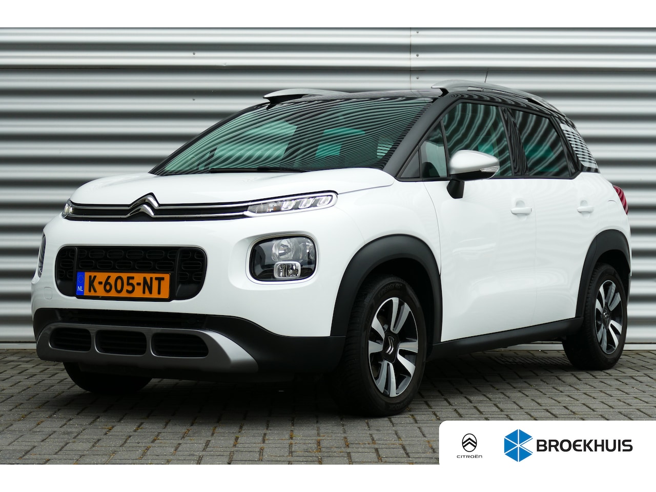 Citroën C3 Aircross - 1.2 PURETECH 110PK SHINE / NAVI / CLIMA / LED / PDC / 16" LMV / KEYLESS / PANO. DAK / HUD - AutoWereld.nl
