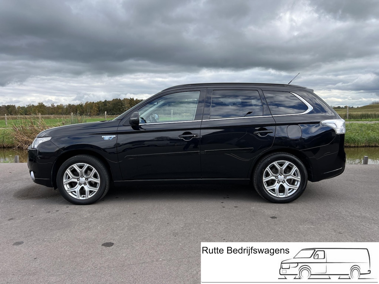 Mitsubishi Outlander - 2.0 PHEV Instyle+ 1e eigenaar dealer onderhouden! - AutoWereld.nl