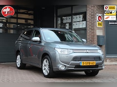 Mitsubishi Outlander - 2.0 PHEV instyle // Leer // Panoramadak // Trekhaak