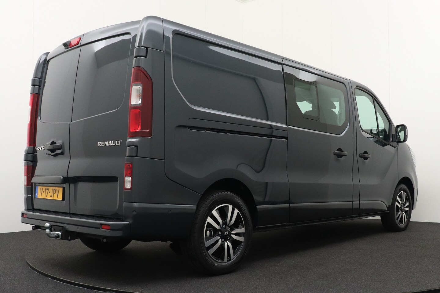 Renault Trafic - 2.0 170 PK Aut. L2H1 DC Climate Camera Trekhaak - AutoWereld.nl