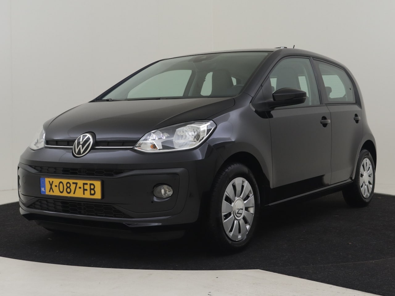 Volkswagen Up! - 1.0 66pk | Camera achter | Cruise control | Stoelverwarming | Parkeersensoren achter | Air - AutoWereld.nl