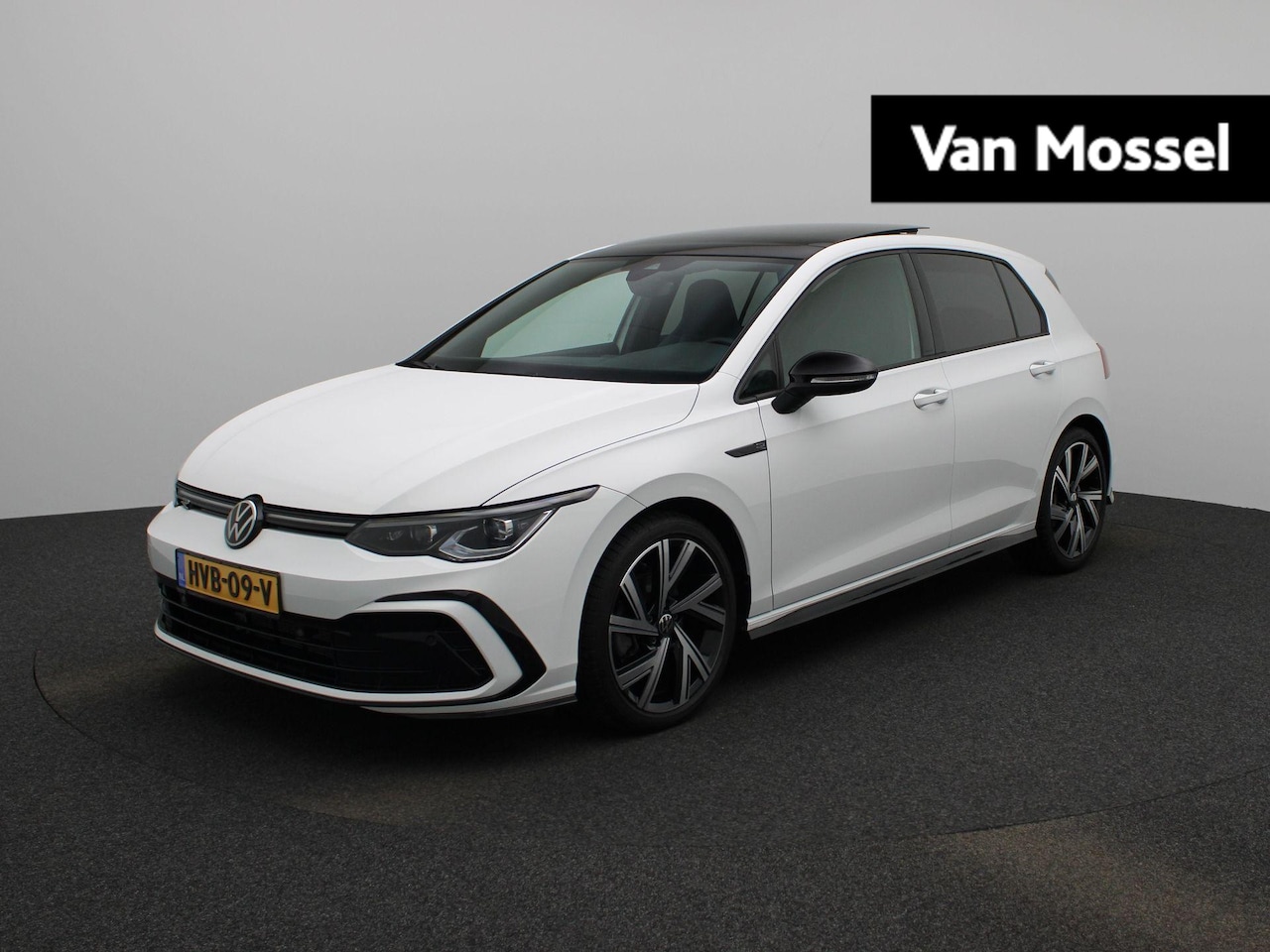 Volkswagen Golf - 1.5 eTSI R-Line Business 150 PK | Automaat | Panoramisch Schuif - Kanteldak | Navigatie | - AutoWereld.nl