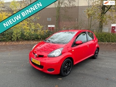 Toyota Aygo - 1.0-12V Access LEUKE AUTO RIJDT EN SCHAKELT GOED
