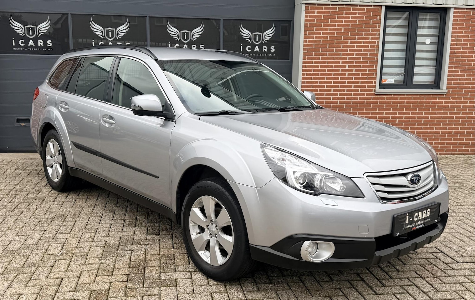 Subaru Outback - 2.5i Luxury Dealer onderhouden Trekhaak - AutoWereld.nl