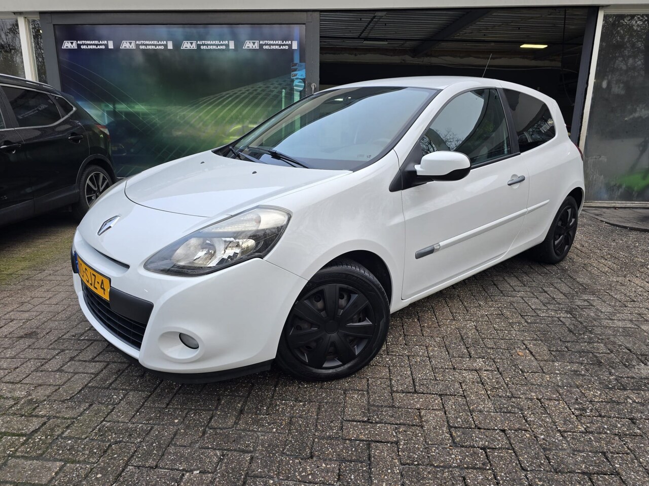 Renault Clio - 1.5 dCi Authentique | 2E EIGENAAR | 12MND GARANTIE | AIRCO | ELEC RAMEN | NW APK - AutoWereld.nl