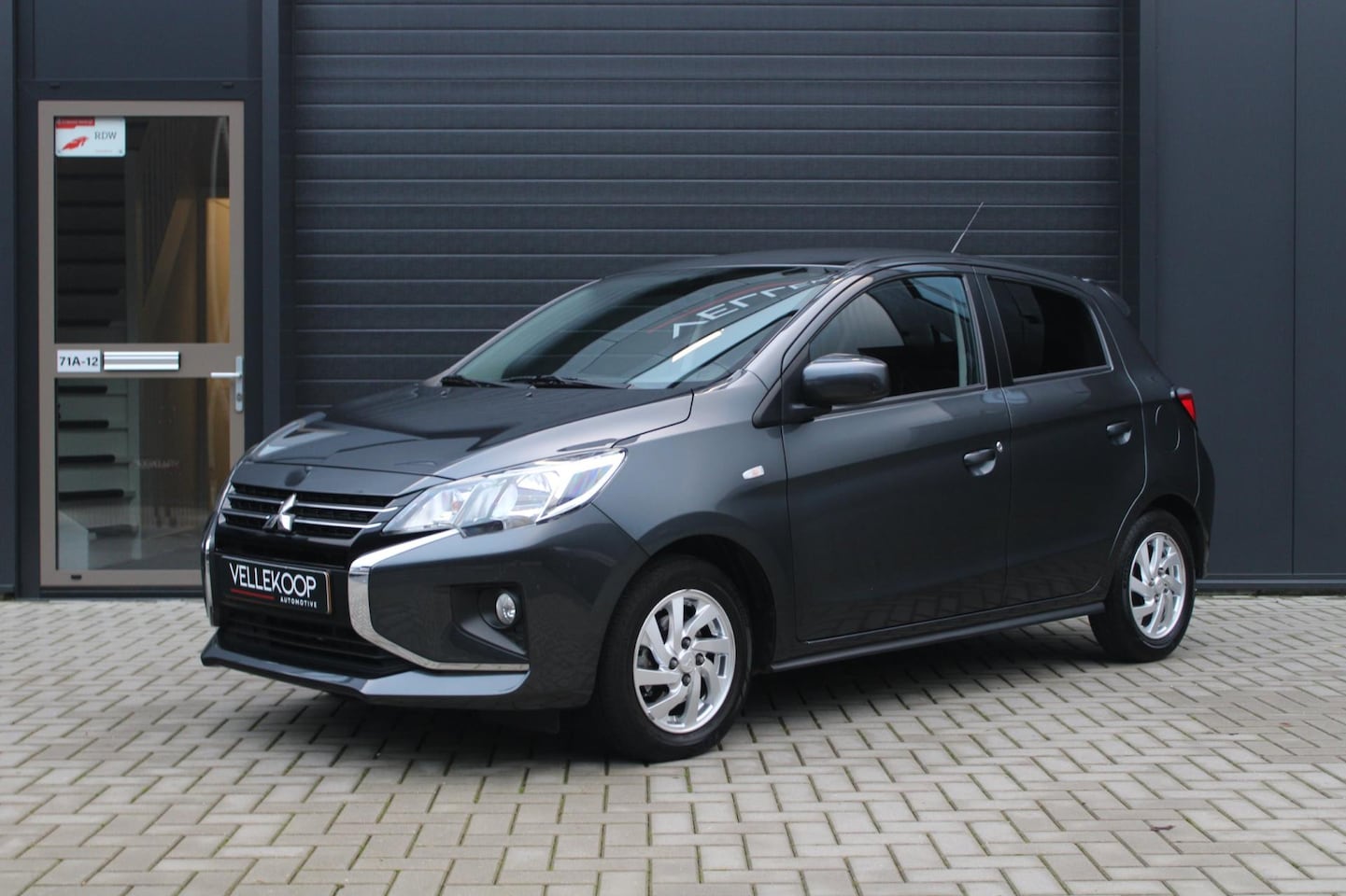 Mitsubishi Space Star - 1.2 Dynamic 5-deurs | Automaat | Trekhaak | Airco | Camera | Cruise Control | 1e eigenaar - AutoWereld.nl