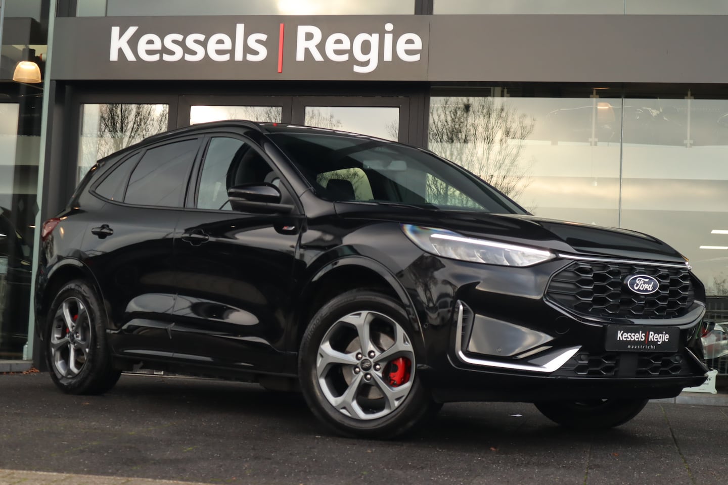 Ford Kuga - 2.5 PHEV ST-Line X Panoramadak Elec.trekhaak Leer - AutoWereld.nl