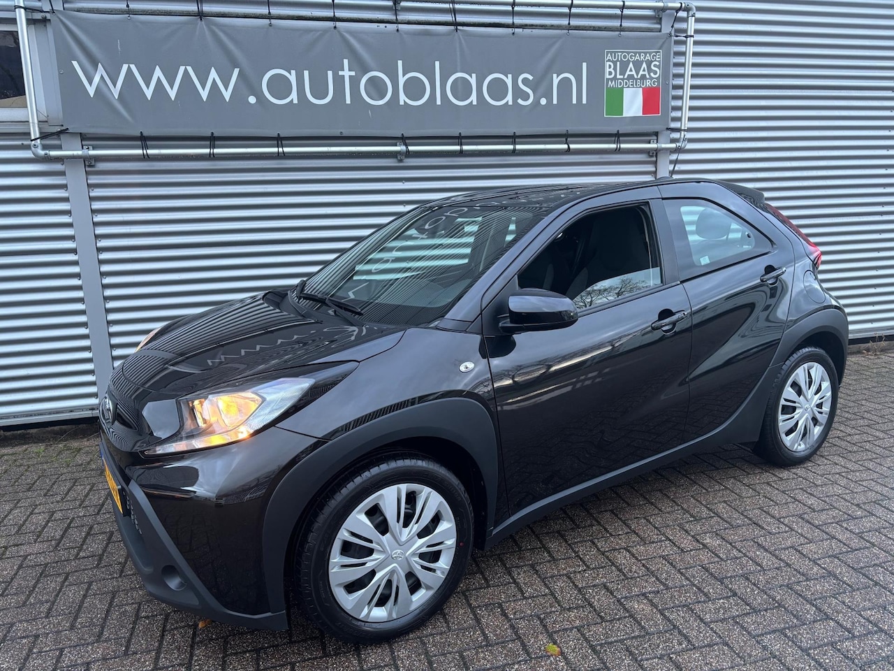 Toyota Aygo X - 1.0 VVT-i MT play 1.0 VVT-i MT Play - AutoWereld.nl