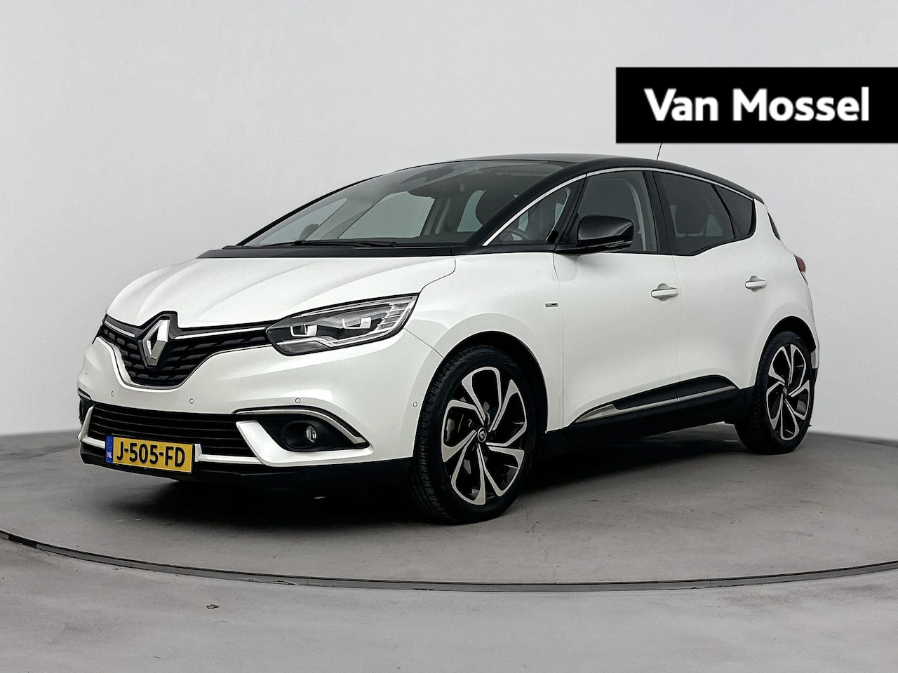 Renault Scénic - 1.3 TCe Bose 140PK | Panorama-dak | Trekhaak | Achteruitrijcamera | Navigatie | LED-Koplam - AutoWereld.nl