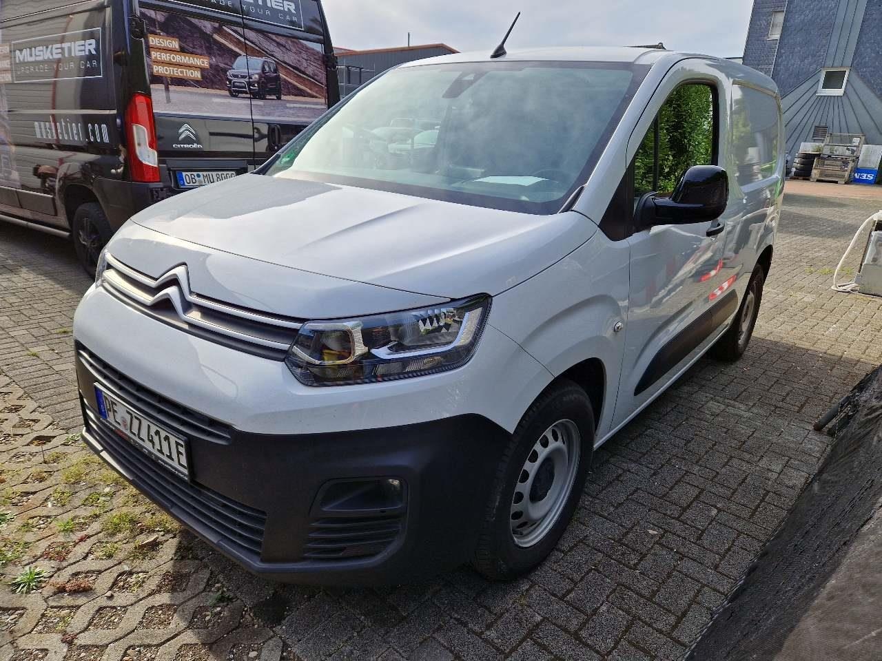 Citroën ë-Berlingo - Club 50 kWh 11 kw lader, airco, cruise control, goedkoper rijden vrijwel onmogelijk! Wordt - AutoWereld.nl