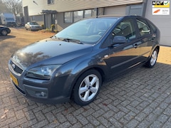 Ford Focus - 1.6-16V Futura