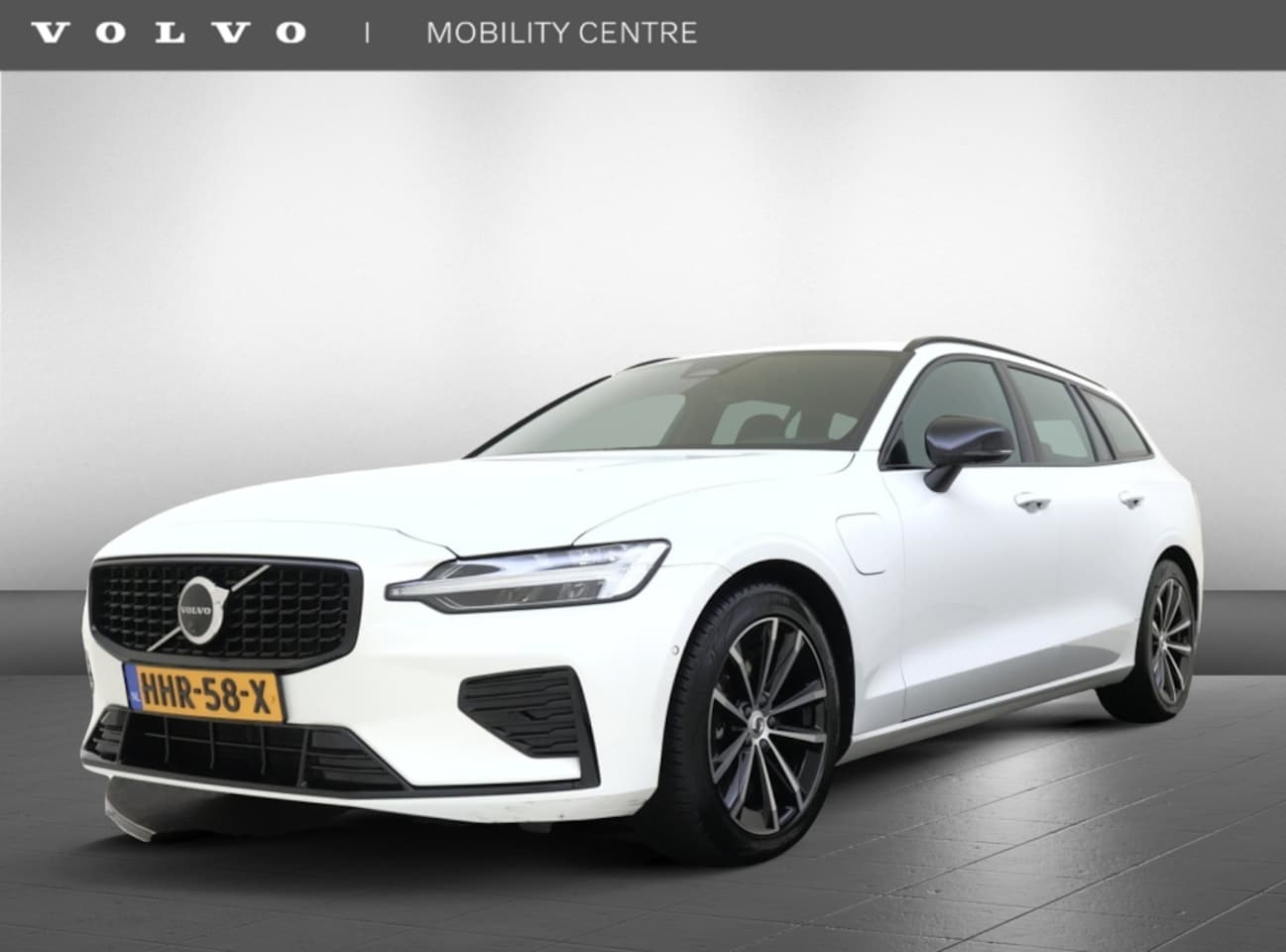 Volvo V60 - T6 AWD Plus Dark | Trekhaak | 360° Camera | Harman/Kardon | - AutoWereld.nl