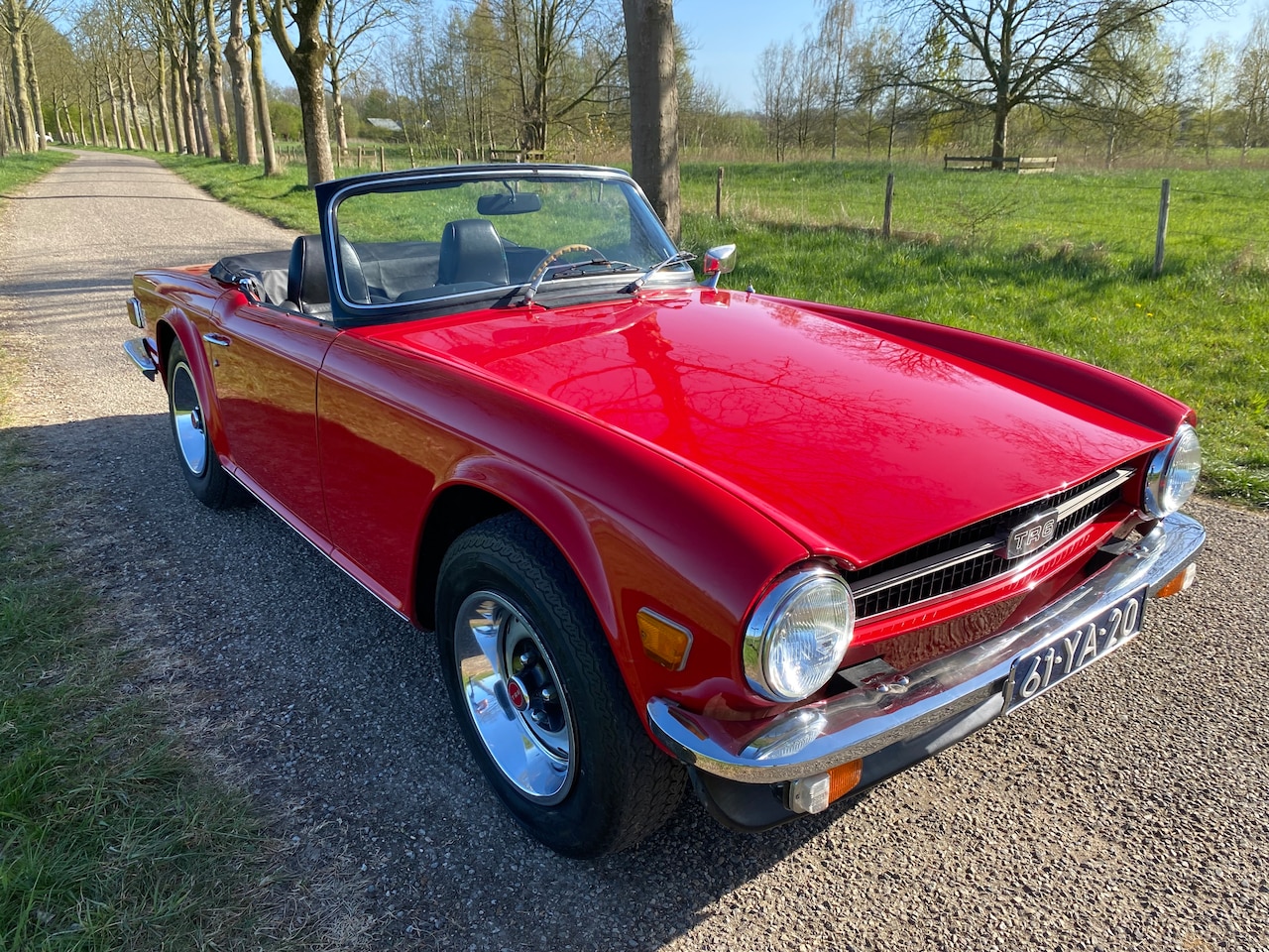 Triumph TR6 - Soft Top - AutoWereld.nl