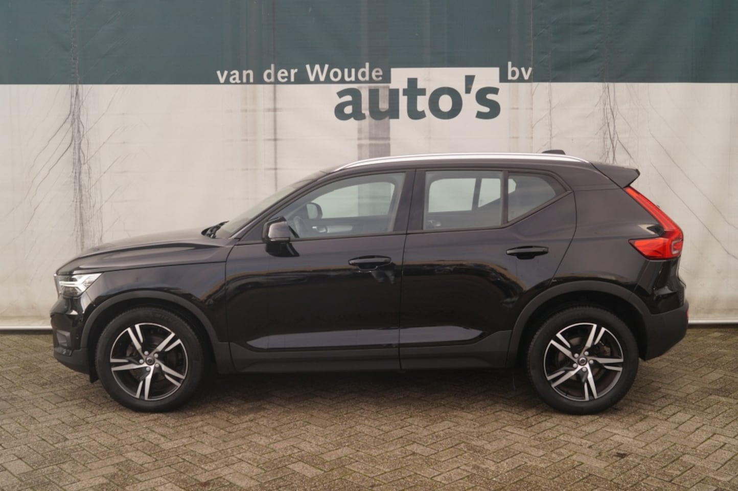 Volvo XC40 - 1.5 T3 163pk Automaat Business Pro -NAVI-ECC-CAM- - AutoWereld.nl