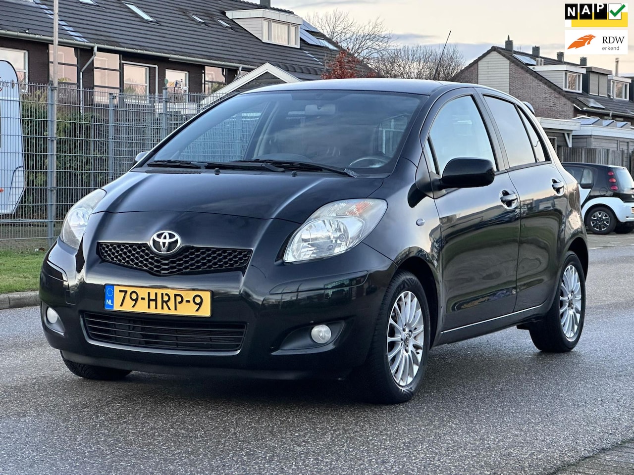 Toyota Yaris - 1.3 VVTi Dynamic 5DR*Airco*Trekhaak*Dealer onderhouden*NAP*LM velgen* - AutoWereld.nl
