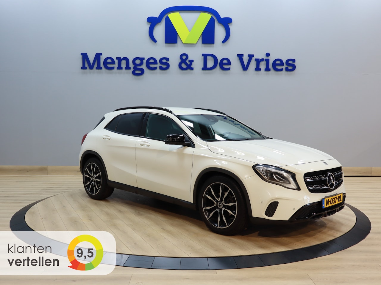 Mercedes-Benz GLA-Klasse - 200 Premium Airco ECC | Navigatie | Cruise Control | Parkeer Sensoren | Xenon | Isofix - AutoWereld.nl