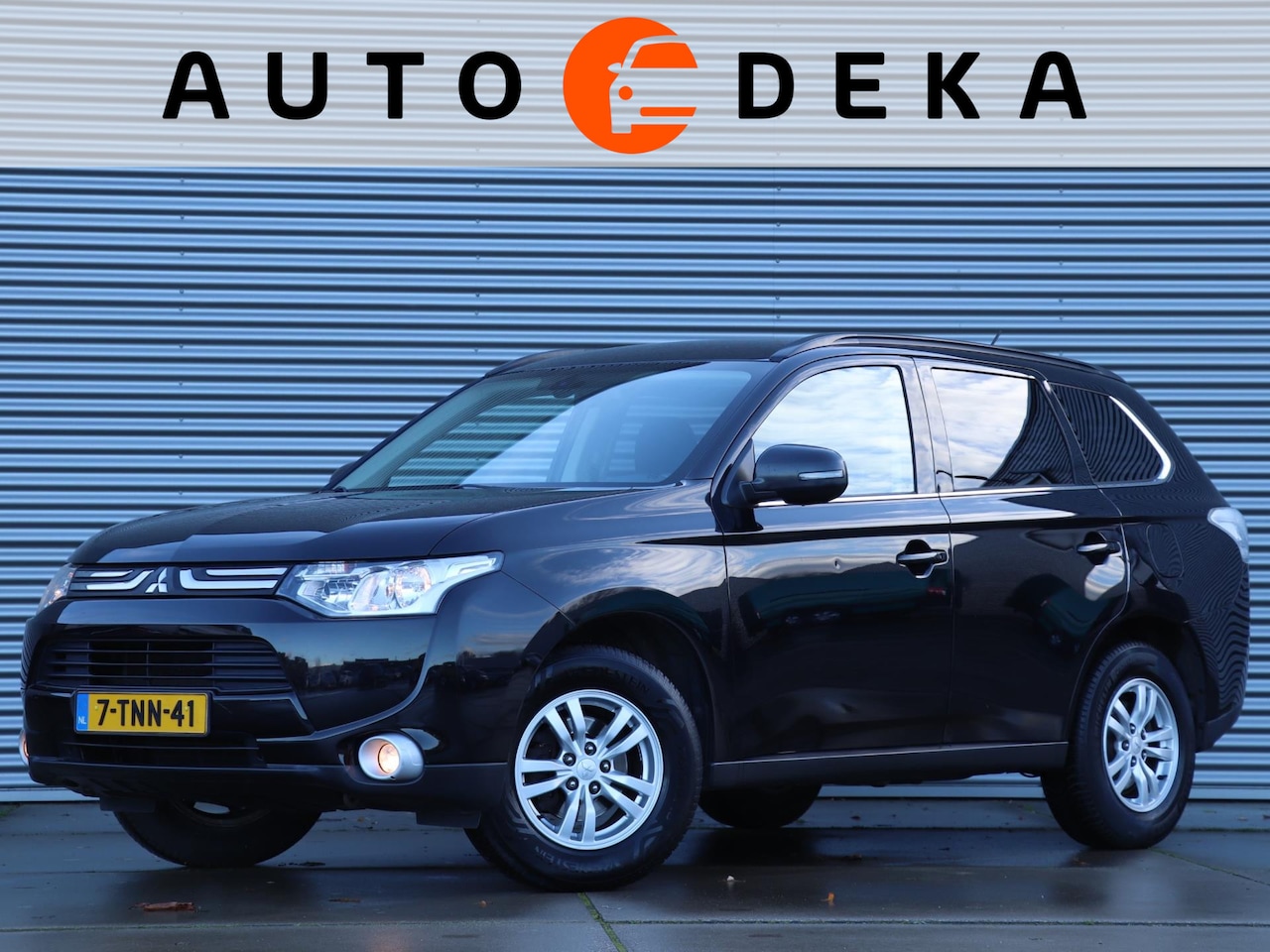 Mitsubishi Outlander - 2.0 Intense Automaat *Trekhaak*Klimaatreg.*Cruisecontr.* - AutoWereld.nl
