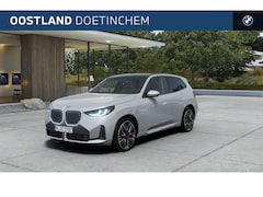 BMW X3 - 30e xDrive M Sport Automaat / Panoramadak / Trekhaak / Sportstoelen / Stoelventilatie / Co