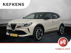 Alfa Romeo Junior - 1.2 Turbo Hybrid Ibrida Speciale | Sport stoelen | Panoramadak | Dodehoekdetectie | Apple