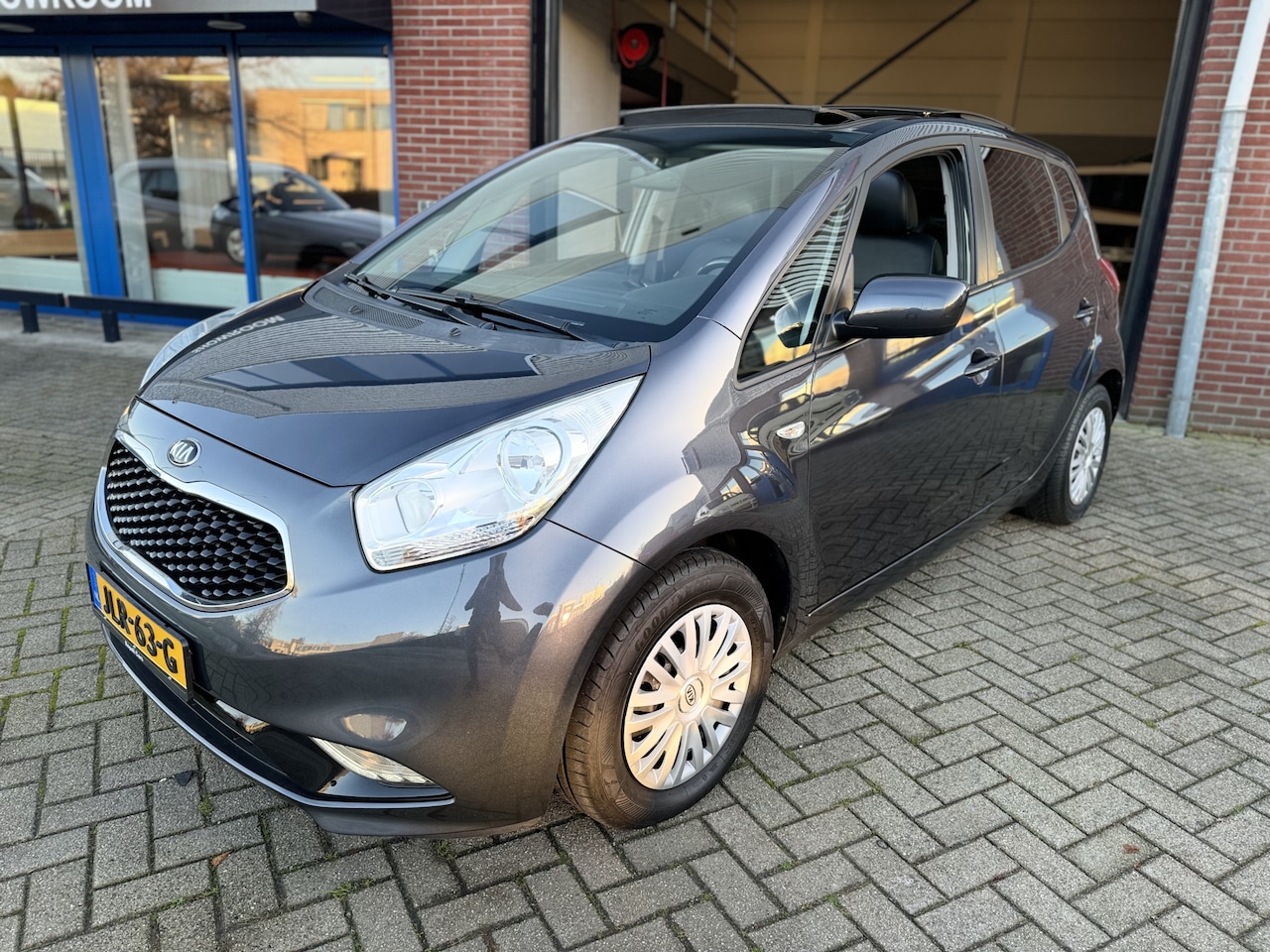 Kia Venga - 1.6 CVVT DynamicLine PANO - 1e eigenaar - AutoWereld.nl
