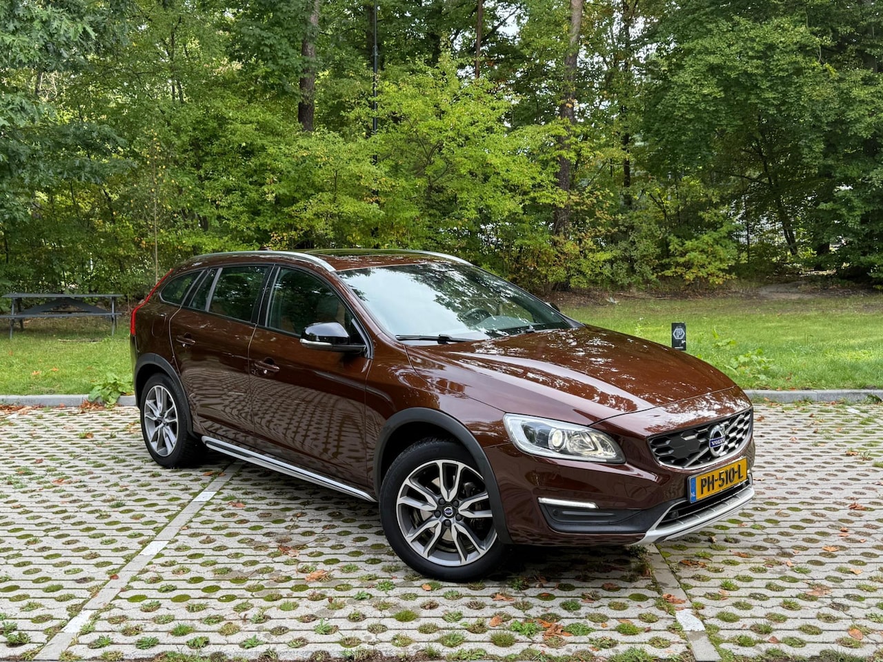 Volvo V60 Cross Country - 2.0 T5 Polar+ - AutoWereld.nl