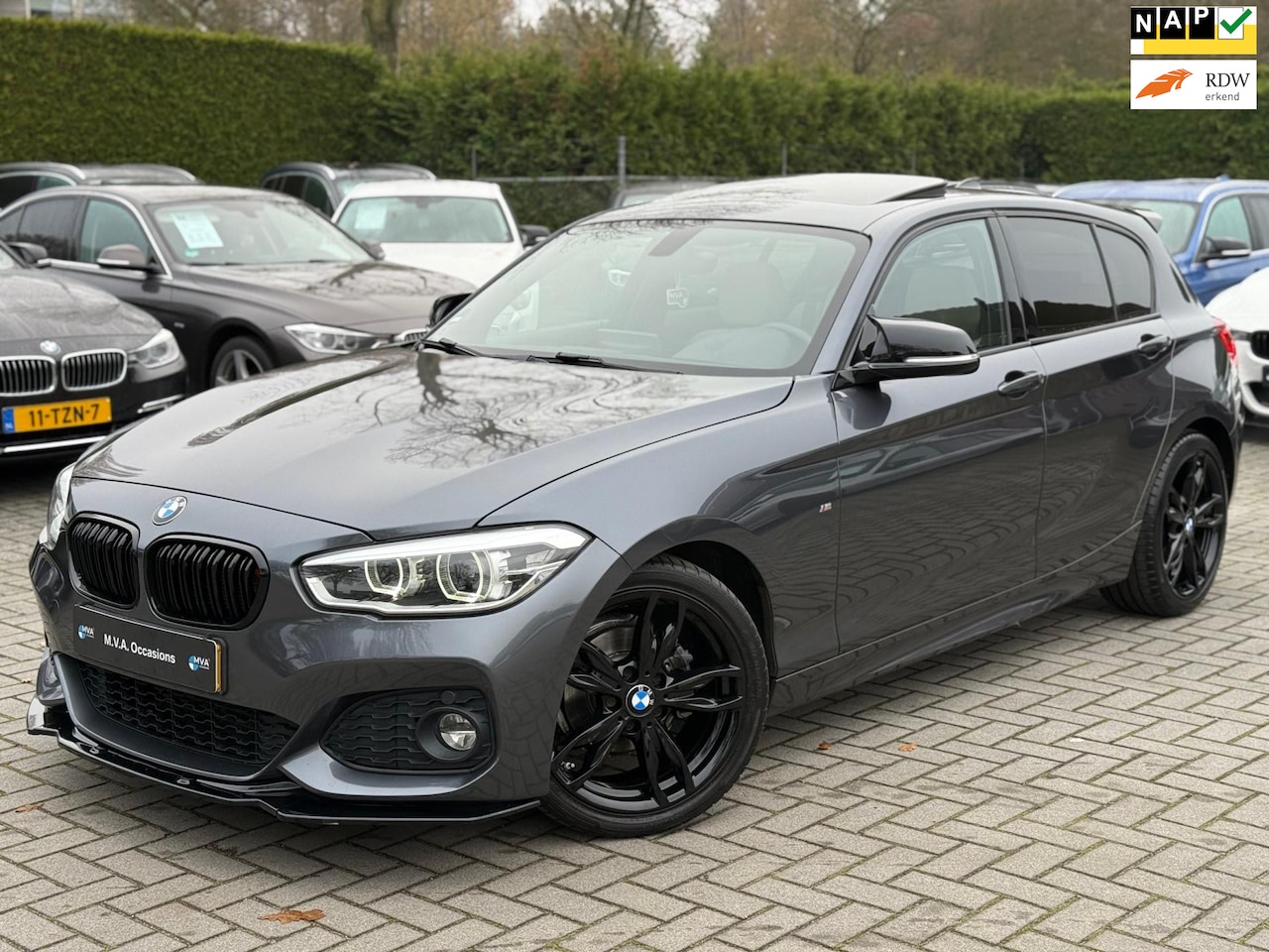 BMW 1-serie - 118i Centennial High Executive M Sport Lci|Leder|Led|Dakje|Cruise control|Climate control| - AutoWereld.nl