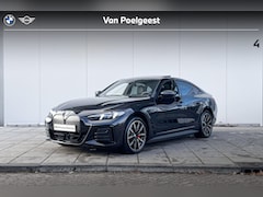 BMW i4 - eDrive35 M Sport Edition Stuurwielrand verwarming / 19'' / Schuifdak