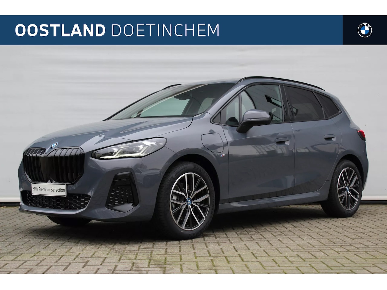 BMW 2-serie Active Tourer - 225e xDrive M Sport Automaat / Panoramadak / Trekhaak / M Adaptief onderstel / Adaptieve L - AutoWereld.nl