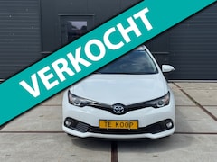 Toyota Auris - 1.8 Hybrid D-TEAM Navi Cruise Trekhaak