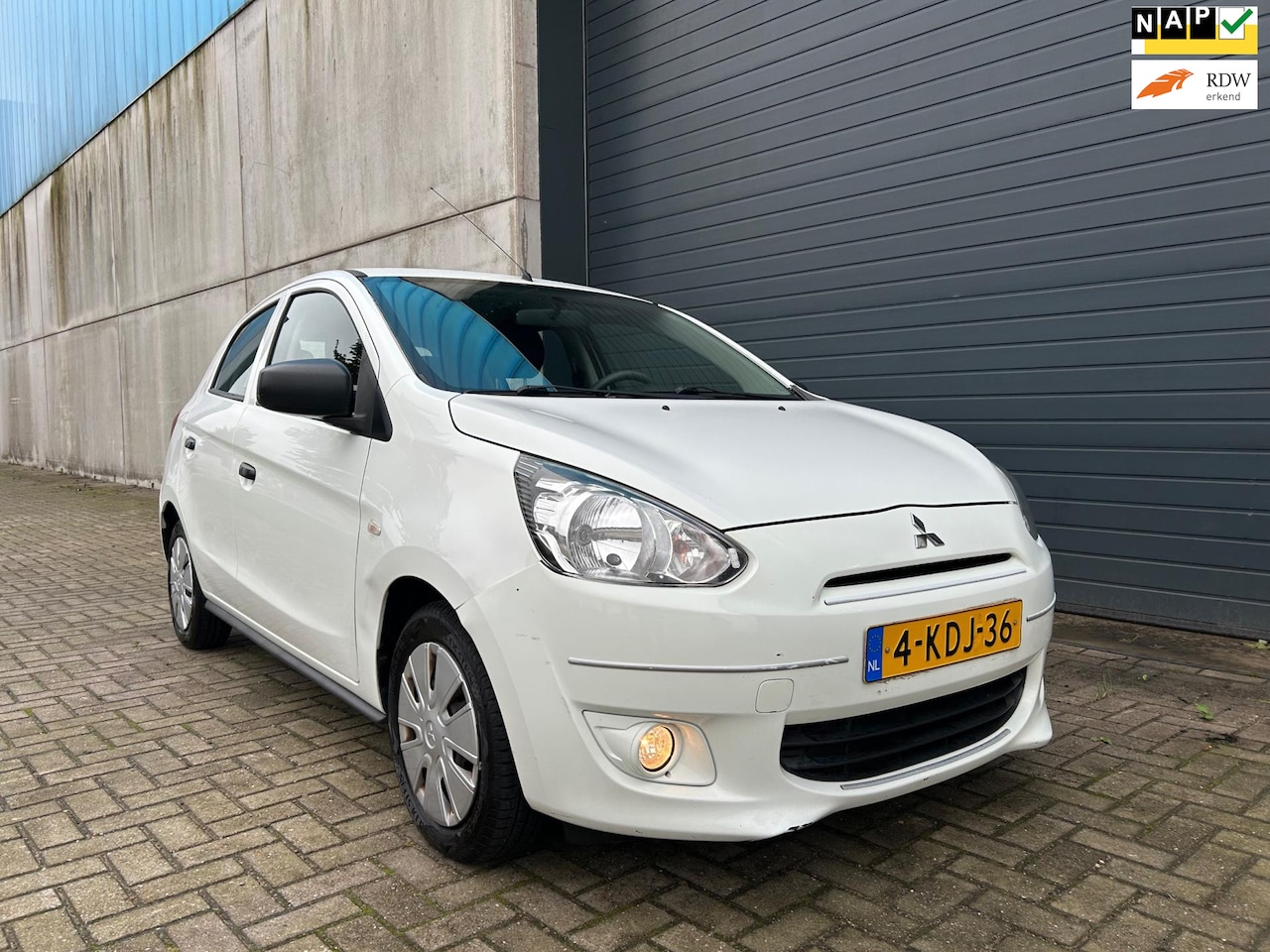 Mitsubishi Space Star - 1.0i Inform AIRCO 5DRS NAP 2013 - AutoWereld.nl