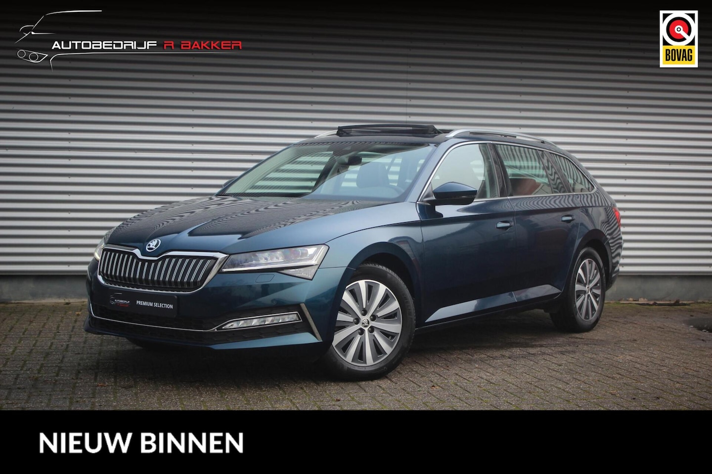 Skoda Superb Combi - 1.4 TSI iV Style // Luxe lederen interieur | Trekhaak | Panoramadak | Memory | Camera | Ap - AutoWereld.nl