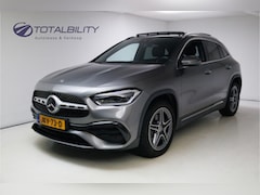 Mercedes-Benz GLA-Klasse - 250 e AMG Line | Panoramadak | Wegklapbare Trekhaak | Adaptive Cruise Elektrische achterkl