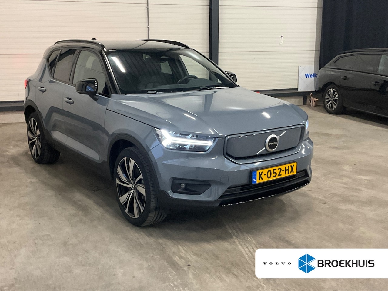 Volvo XC40 - Recharge P8 AWD R-Design | SoH 92% | Leder | Trekhaak | Pilot Assist | Camera | - AutoWereld.nl