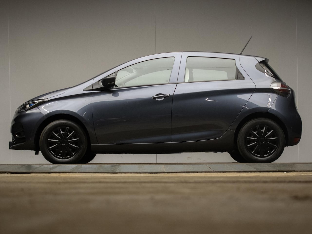 Renault Zoe - R110 Life 52 kWh (ex Accu) (VURTUAL COCKPIT,APPLE CARPLAY,NAVI,LED,CRUISE,CAMERA,SPORTSTOE - AutoWereld.nl