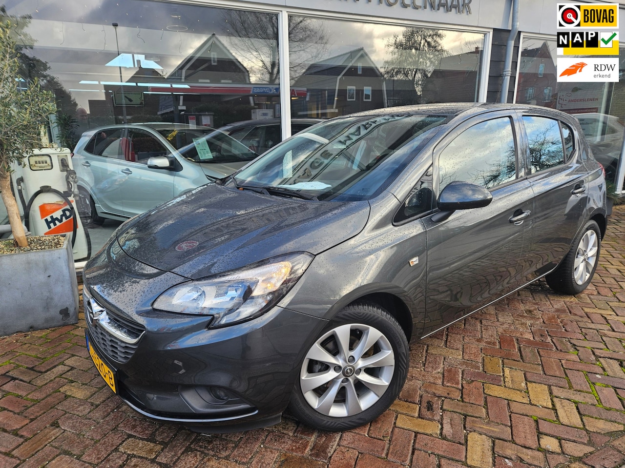 Opel Corsa - 1.4 Favourite 1.4 Favourite,carplay,cruisecontr,pdc - AutoWereld.nl