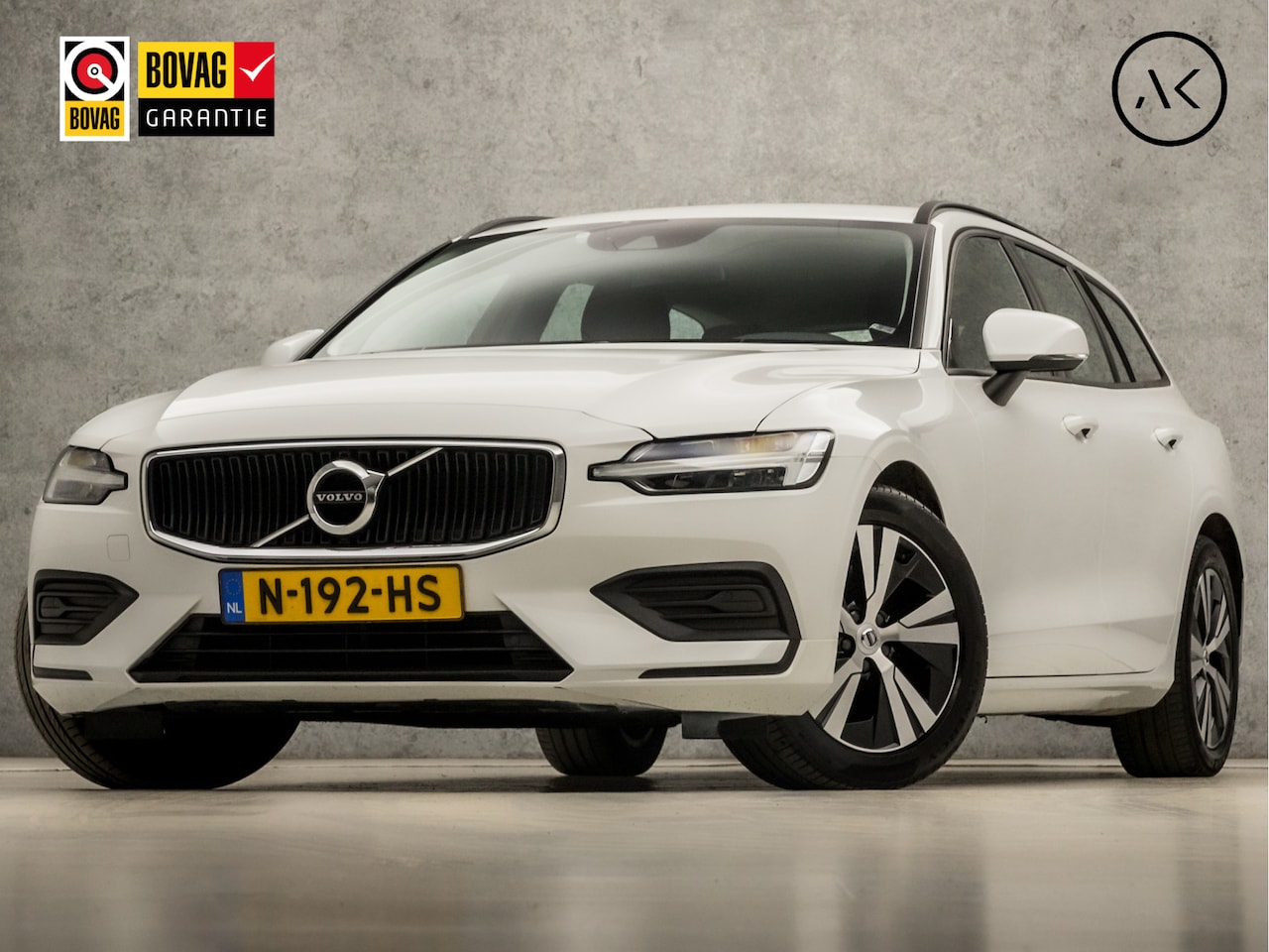 Volvo V60 - 2.0 B3 Sport 177Pk Automaat (APPLE CARPLAY, GROOT NAVI, STUUR/STOELVERWARMING, GETINT GLAS - AutoWereld.nl