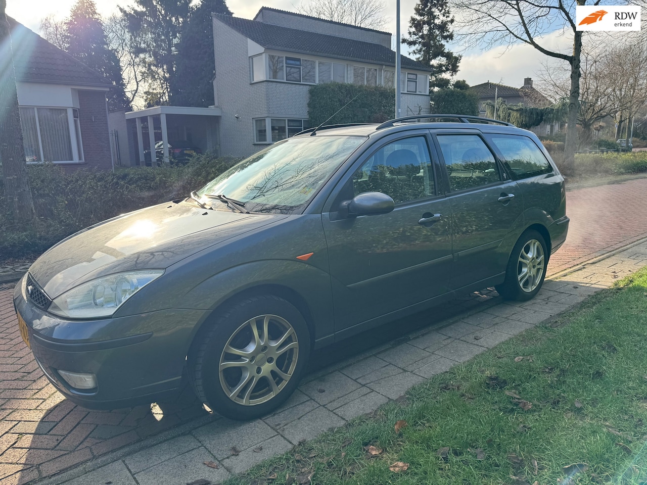 Ford Focus Wagon - 1.6-16V, riem vervangen bij 181000, boekjes aanwezig, APK 04-06-2026. - AutoWereld.nl
