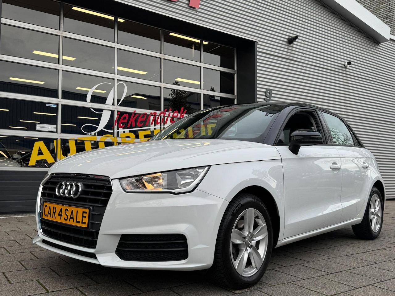 Audi A1 Sportback - 1.0 TFSi Design - Navigatie I Airco I PDC I Sport velgen I Comfort pakket I Dealer onderho - AutoWereld.nl