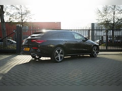 Mercedes-Benz CLA-klasse Shooting Brake - 250 e Premium SOH 96,7% | Trekhaak | Pano | Massage