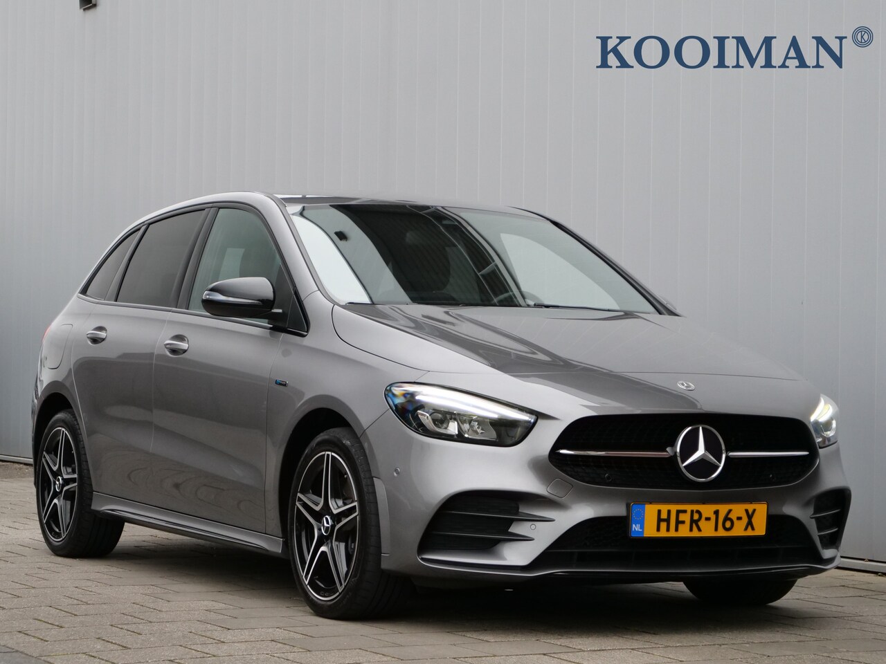 Mercedes-Benz B-klasse - 250 e Business Solution Luxury 218 Pk Automaat Navigatie / Apple Carplay / Camera / DAB - AutoWereld.nl