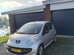 Peugeot 107 - 1.0-12V XR