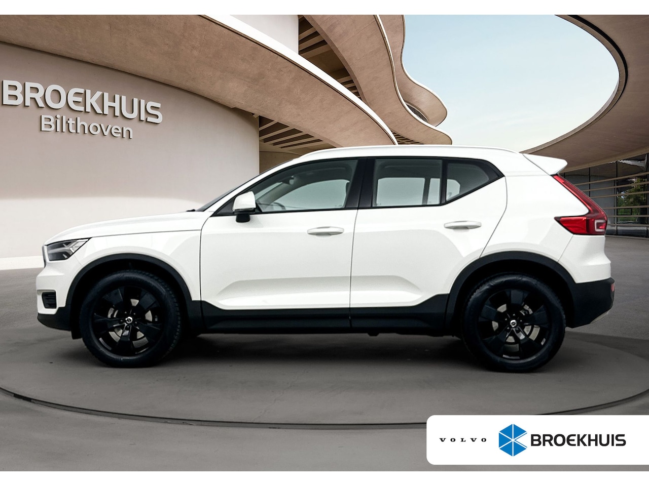 Volvo XC40 - 1.5 T2 Momentum | Trekhaak | Navigatie | Android Auto - Apple Carplay | 19inch LM | PDC ac - AutoWereld.nl
