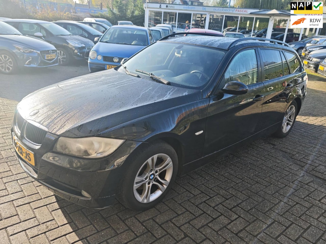 BMW 3-serie Touring - 320i Business Line-Navi-Parksensor-Cruise. - AutoWereld.nl