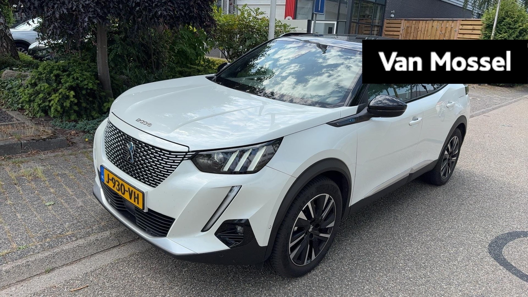 Peugeot e-2008 - EV GT Première 1 fase 50 kWh - AutoWereld.nl