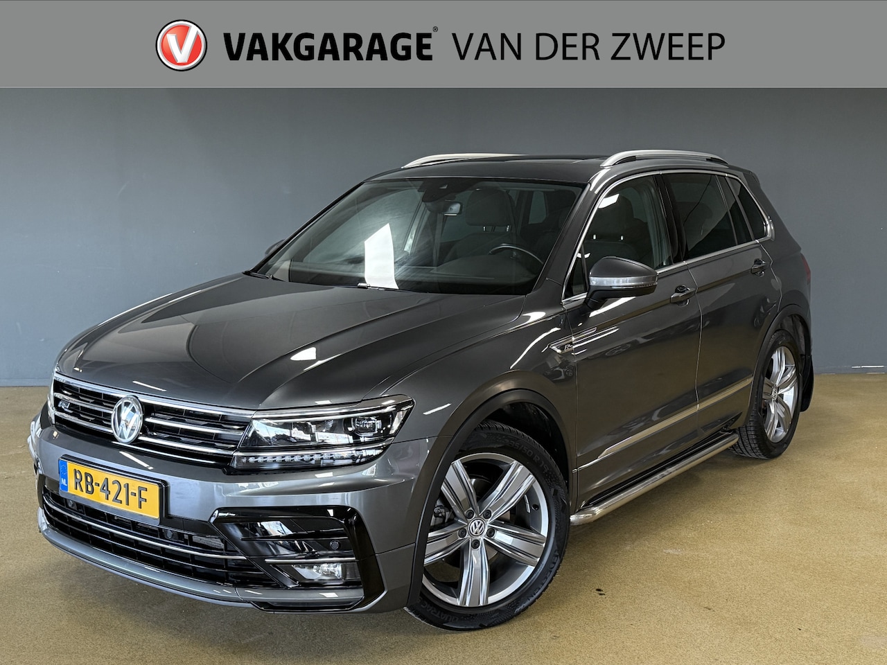 Volkswagen Tiguan - 1.4 TSI DSG R-Line | Virtual Cockpit | Elektr. Trekhaak | Massage - AutoWereld.nl